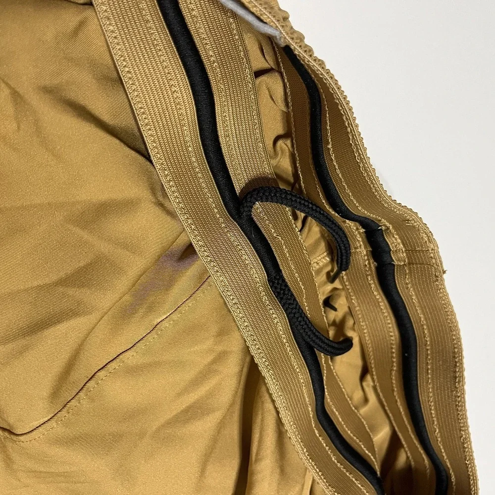 Nike Men's Dri-Fit MEDIUM Ultimate Flex Woven Black & Gold Shorts Breathable